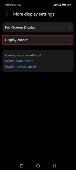 "Display cutout" option in Honor phone Settings app. 