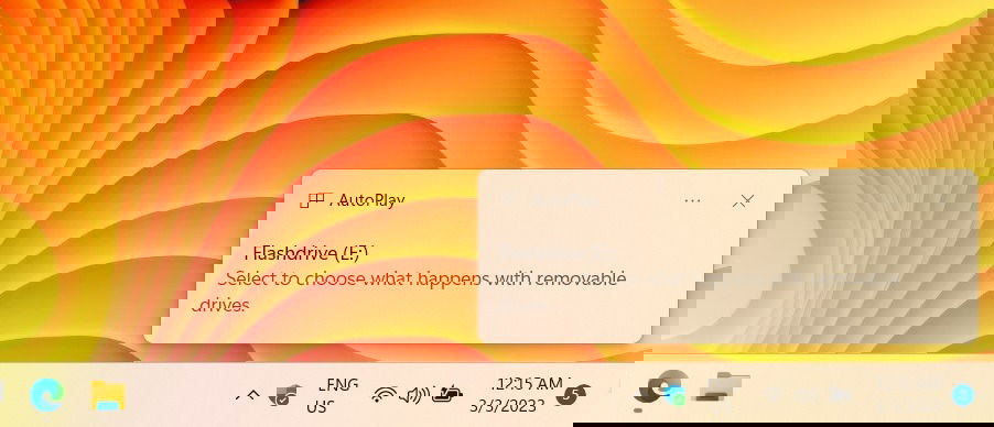 AutoPlay option displayed in System Tray of Windows 11. 