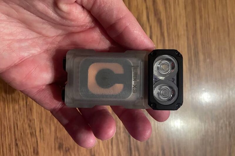 Wuben Keychain Flashlight Lights Off